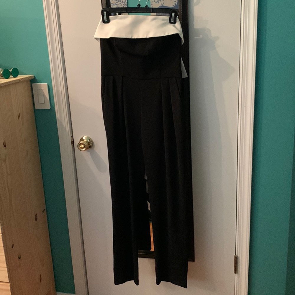 NWT Erin Featherson formal jumpsuit with bow back. Size 6.